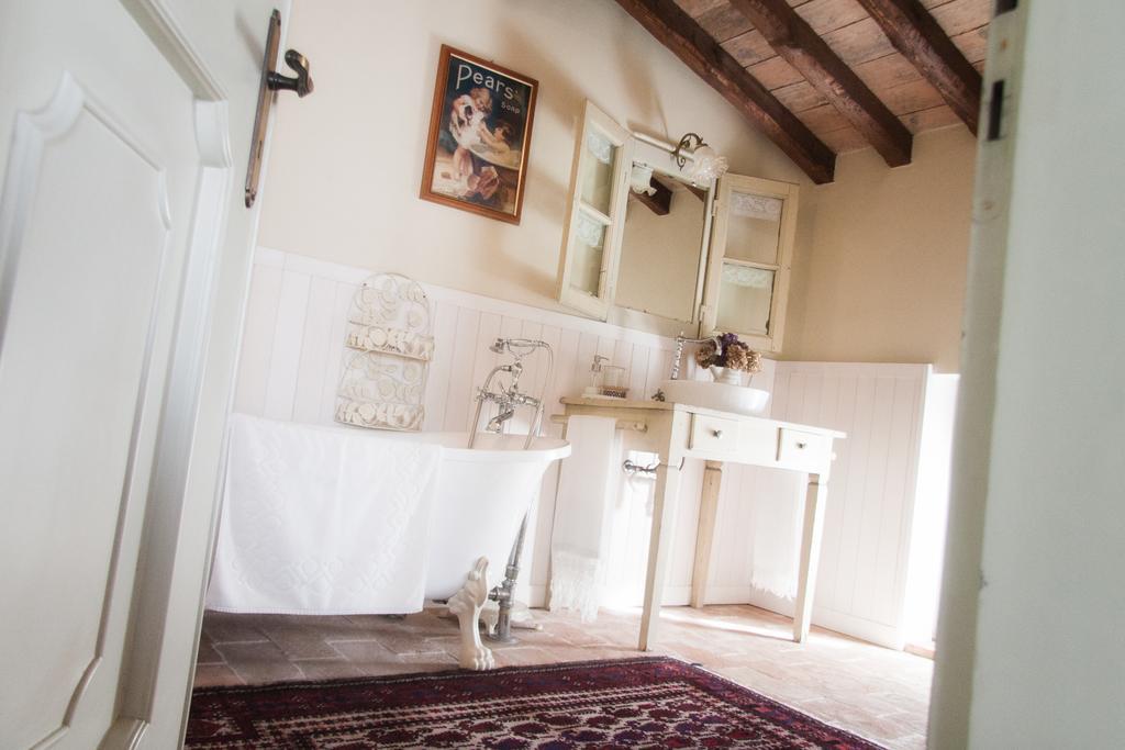 Il Poggio B&B San Damiano al Colle Luaran gambar