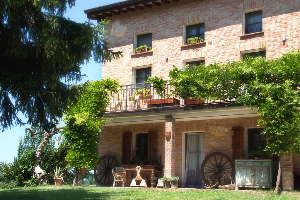 Il Poggio B&B San Damiano al Colle Luaran gambar